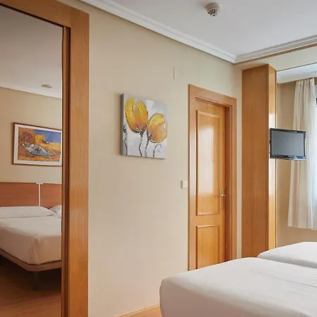 Iraipe Achuri Auto Check-in Hotel Miranda de Ebro
