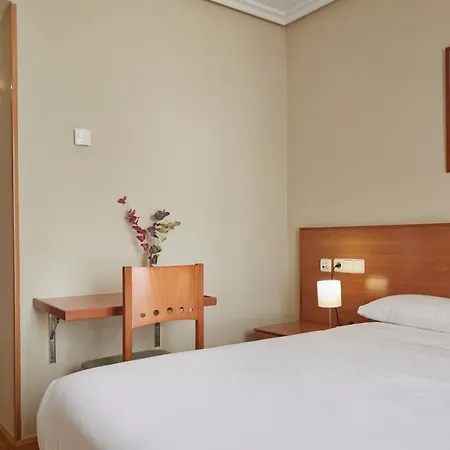 Iraipe Achuri Auto Check-in Hotel Miranda de Ebro
