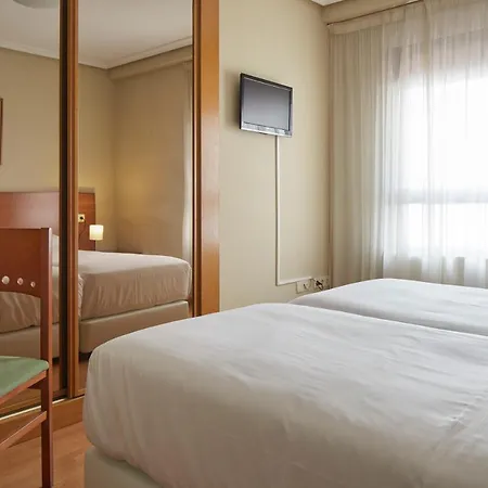 Iraipe Achuri Auto Check-in 2* Миранда де Эбро