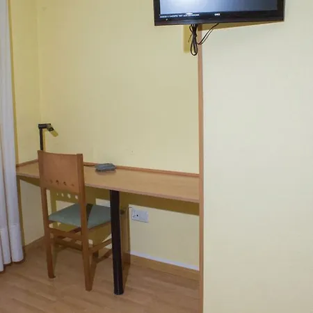 Hotel Iraipe Achuri Auto Check-in Miranda de Ebro